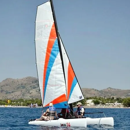 Muskebi 3* オータキャンツ