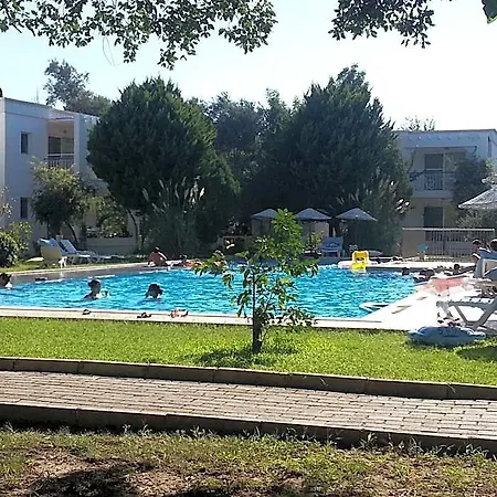 Muskebi Hotel apartamentowy Ortakent